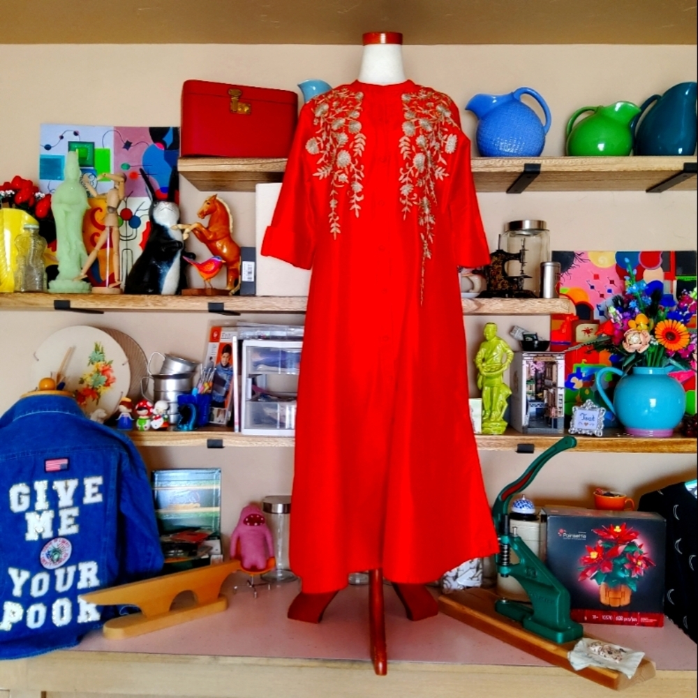 VARK Stunning Kurta Kameez Silky Poly Metallic Embroidery Size L Like New